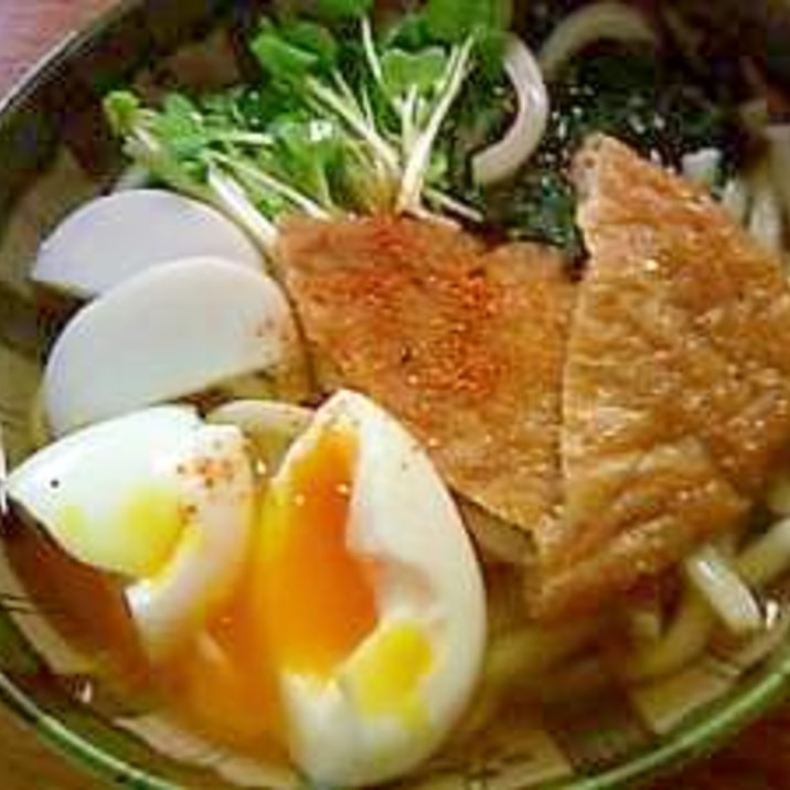 休日たまご－具沢山のよくばりきつねうどん